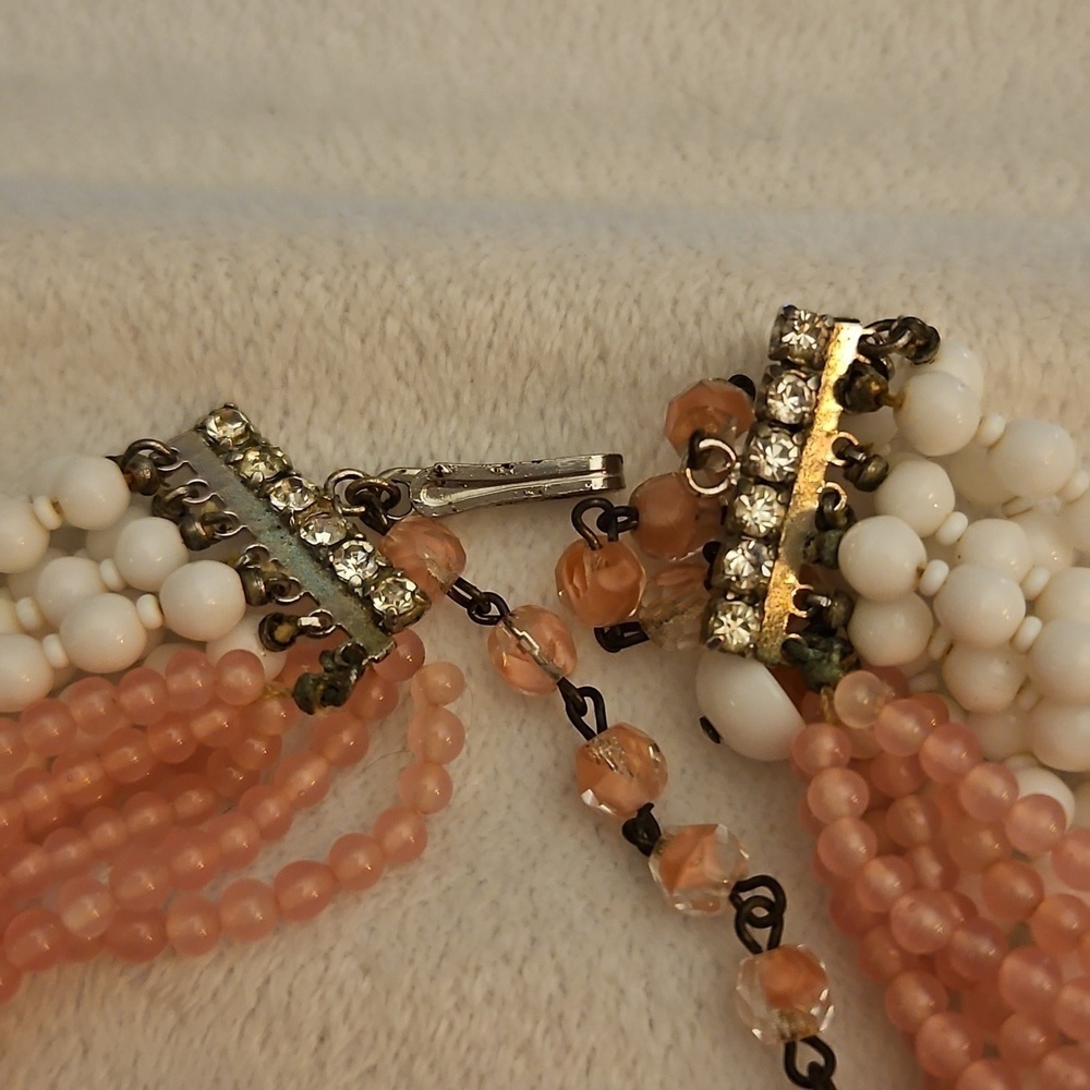 Vintage 1950s Multi-Strand Candy Pink and White Milk Glass Beaded Necklace - Picture 7 of 12
